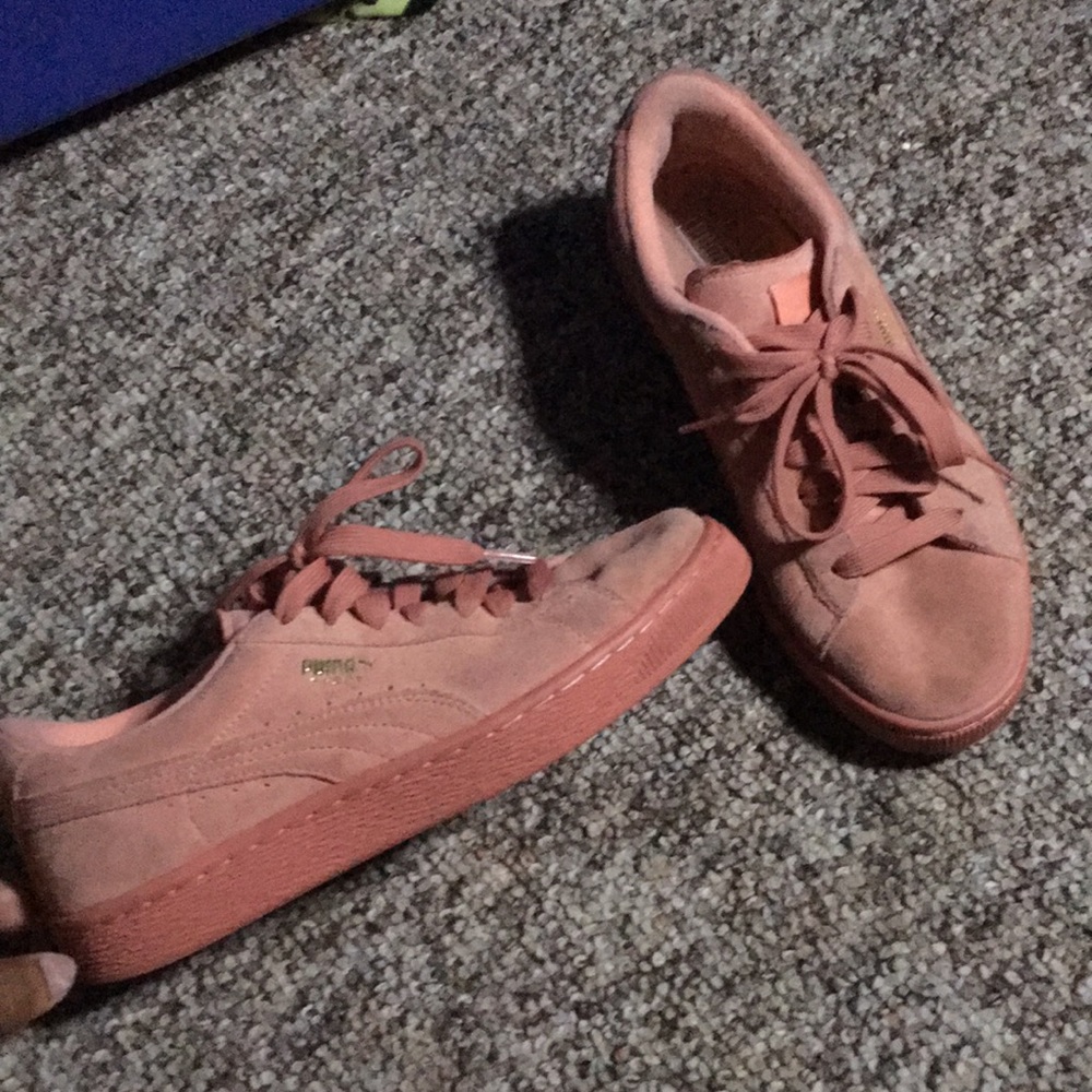 Pink pumas - Picture 2 of 6
